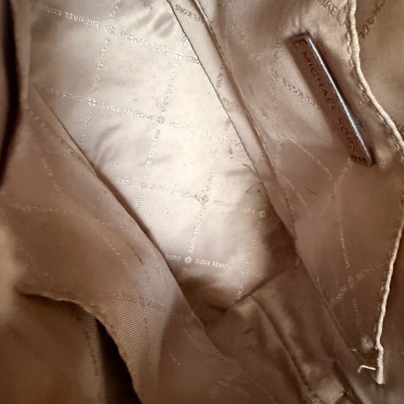 Michael Kors Jet Set Travel Medium Dome Crossbody Bag - Picture 12 of 16